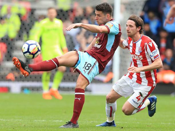 他在禁区附 他在禁区附